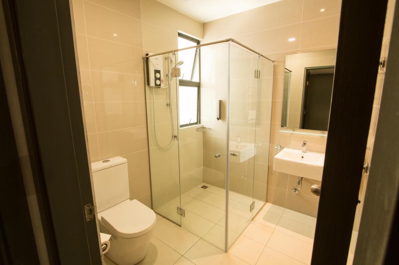 Az Hotel & Serviced Apartments Labuan Exterior photo